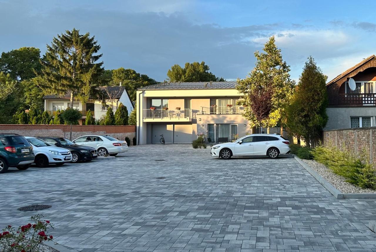 Linden Apartman 106 - Adults Only Mosonmagyarovar Exterior photo