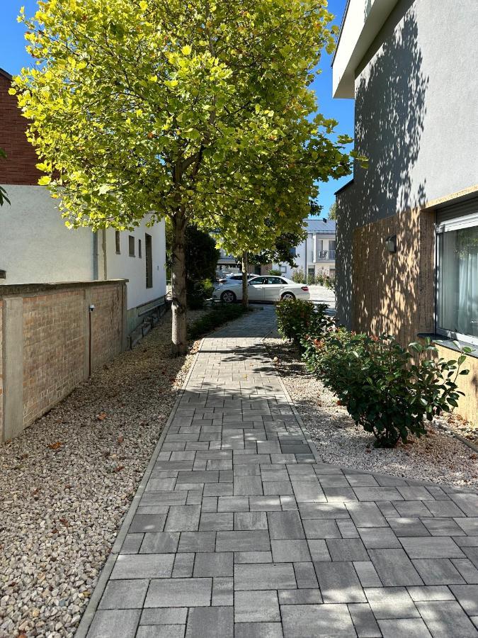 Linden Apartman 106 - Adults Only Mosonmagyarovar Exterior photo